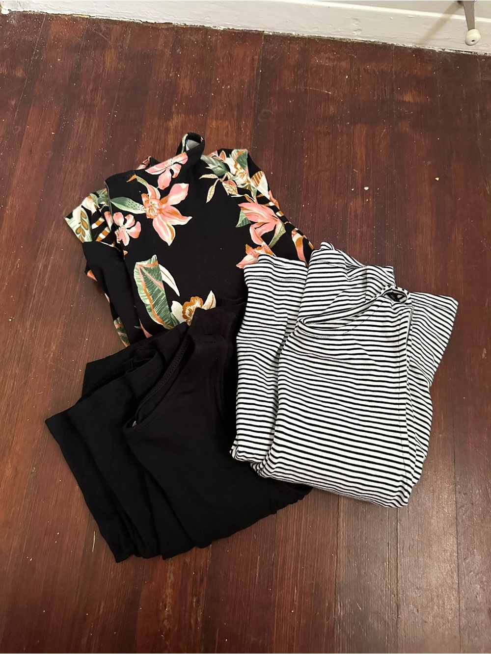 BUNDLE (3) Size Small Old Navy Sleeveless Swing Dresses